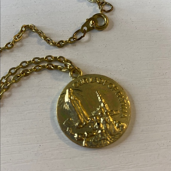 Gold tone necklace - Picture 3 of 5